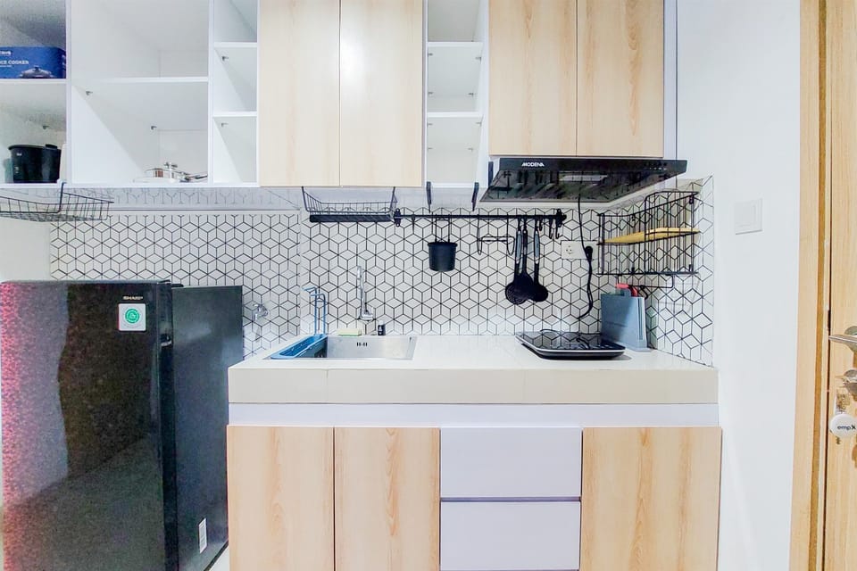 Apartment | Private kitchen | Full-size fridge, stovetop