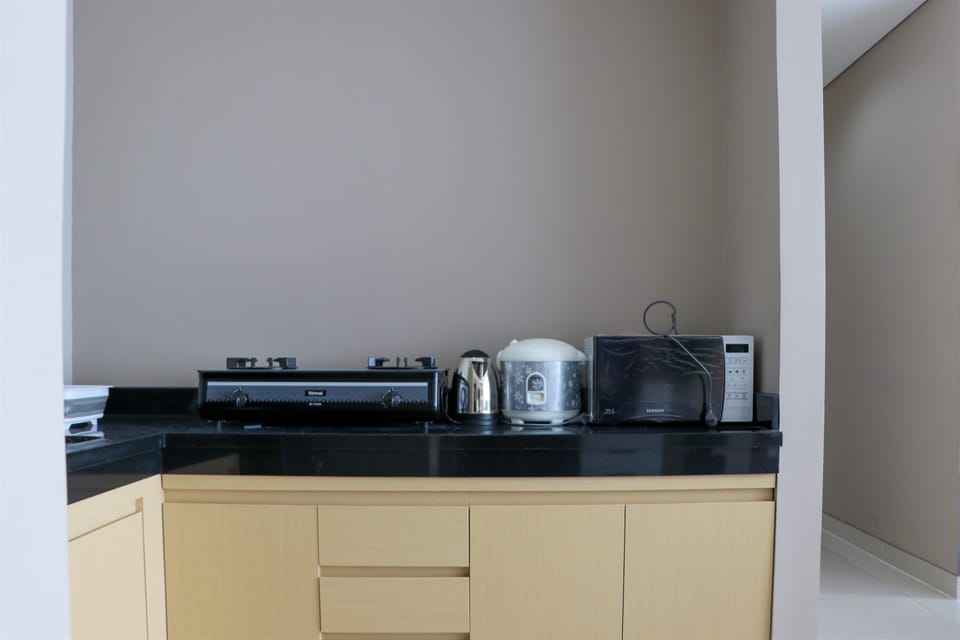Apartment | Private kitchen | Full-size fridge, stovetop