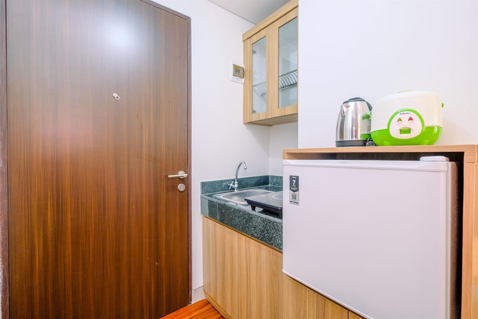Studio | Private kitchen | Full-size fridge, stovetop, rice cooker, cookware/dishes/utensils