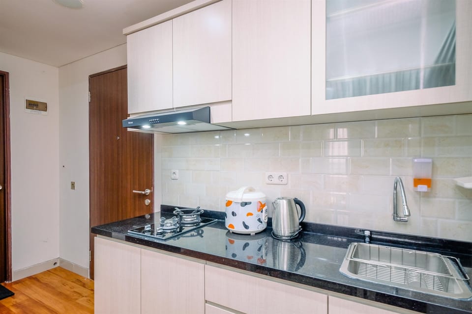 Apartment | Private kitchen | Full-size fridge, stovetop