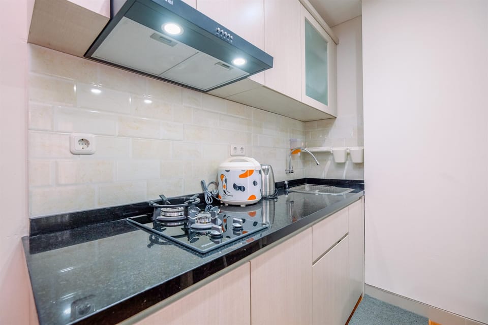 Apartment | Private kitchen | Full-size fridge, stovetop