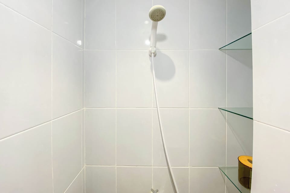 Standard Studio | Bathroom