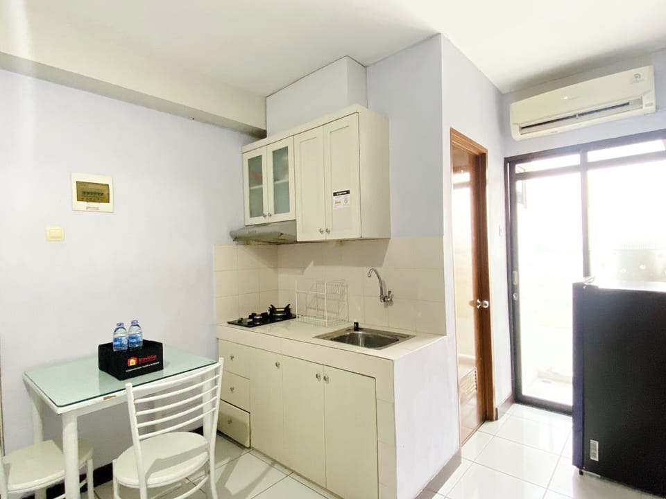 Apartment | Private kitchen | Full-size fridge, stovetop
