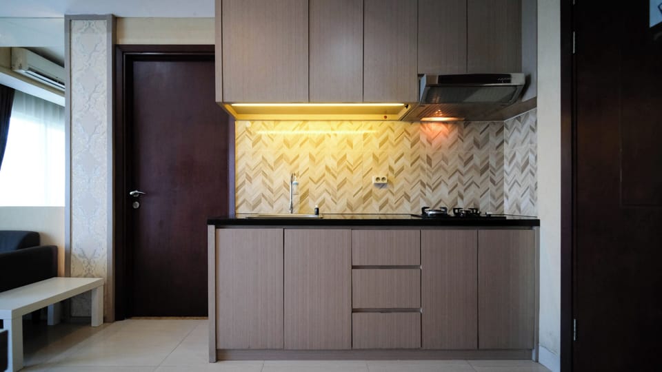 Apartment | Private kitchen | Full-size fridge, stovetop