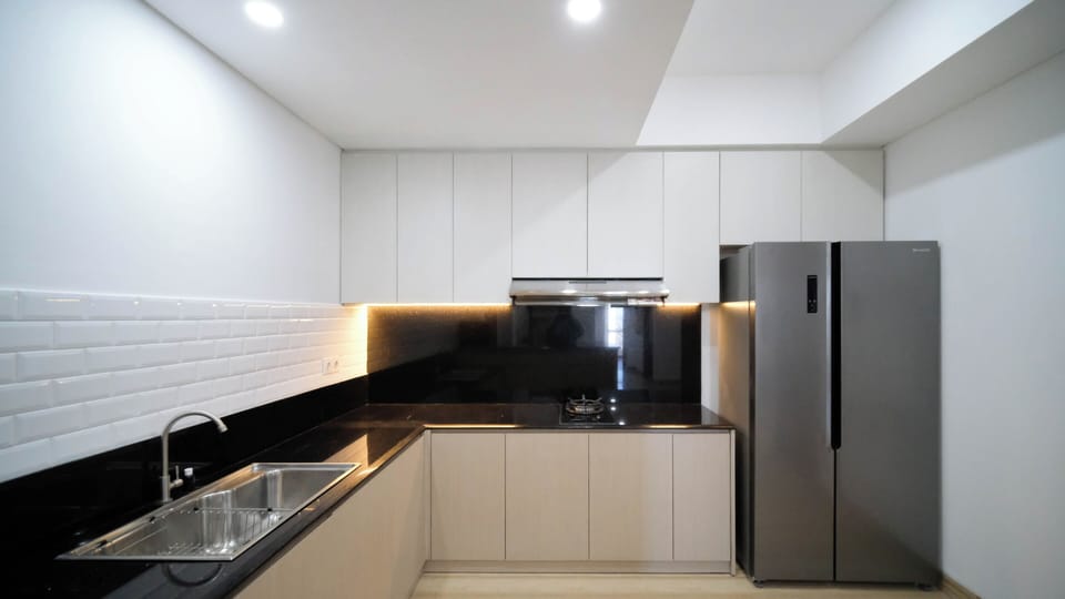 Apartment | Private kitchen | Full-size fridge, stovetop