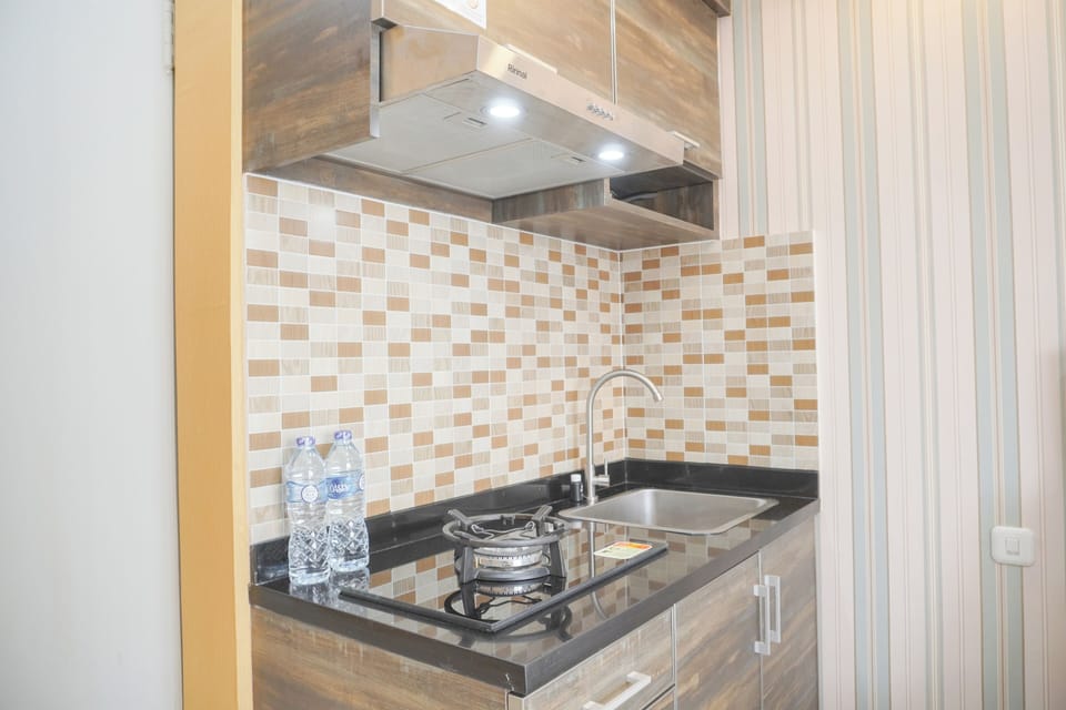 Studio | Private kitchen | Full-size fridge, stovetop