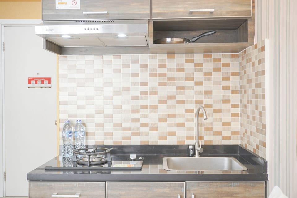 Studio | Private kitchen | Full-size fridge, stovetop