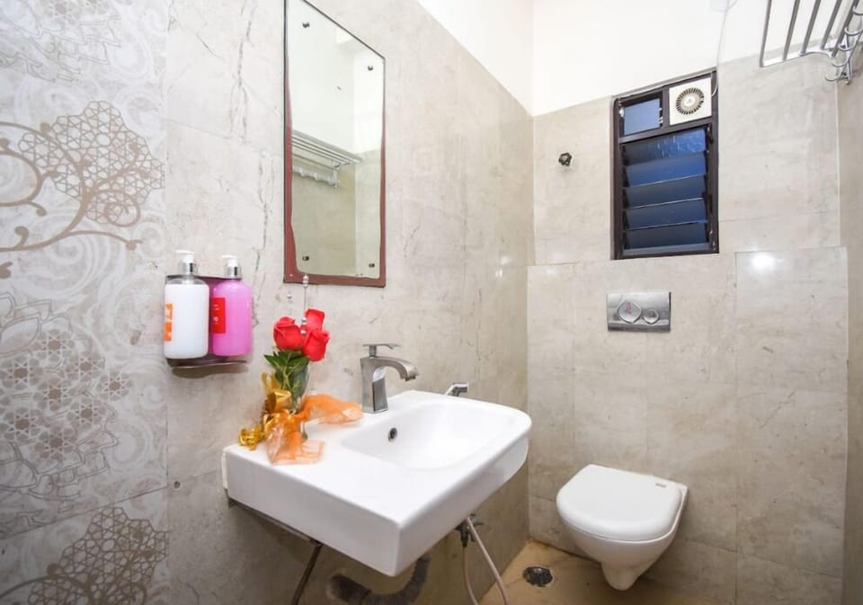 Deluxe Twin Room | Bathroom