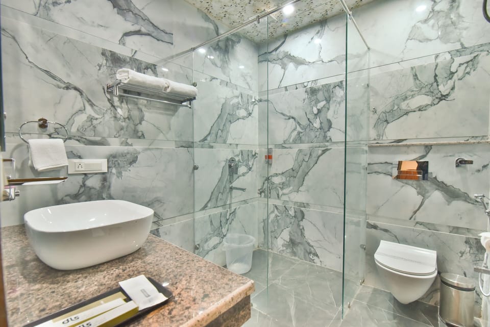 Deluxe Room | Bathroom | Slippers