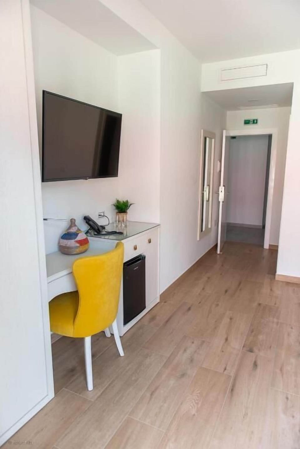 Standard Double or Twin Room | Hypo-allergenic bedding available, minibar (some free items)