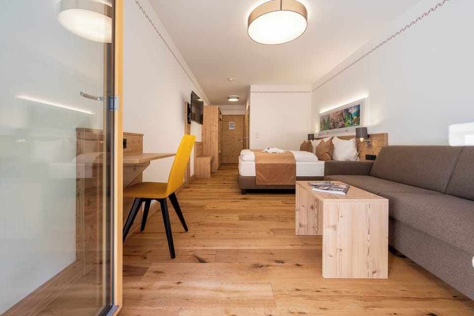 Exclusive Double Room | Free WiFi, bed sheets