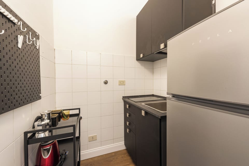 Comfort Apartment | Private kitchen | Fridge, stovetop, cookware/dishes/utensils
