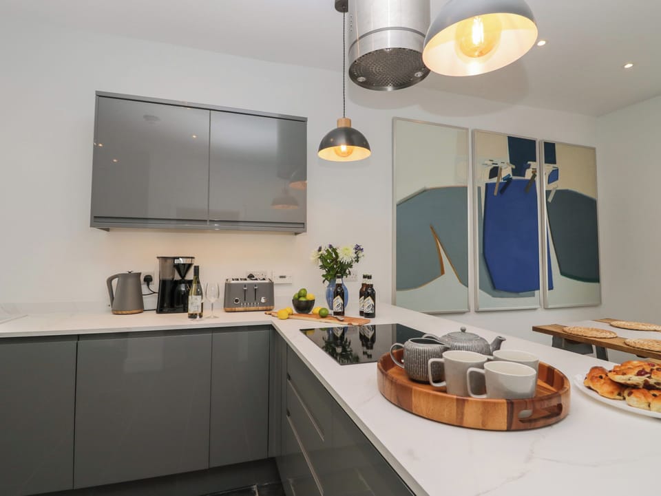 Fridge, dishwasher, electric kettle, toaster