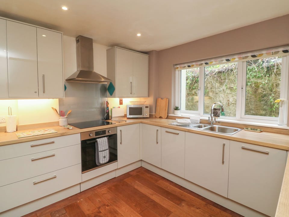 Fridge, dishwasher, electric kettle, toaster