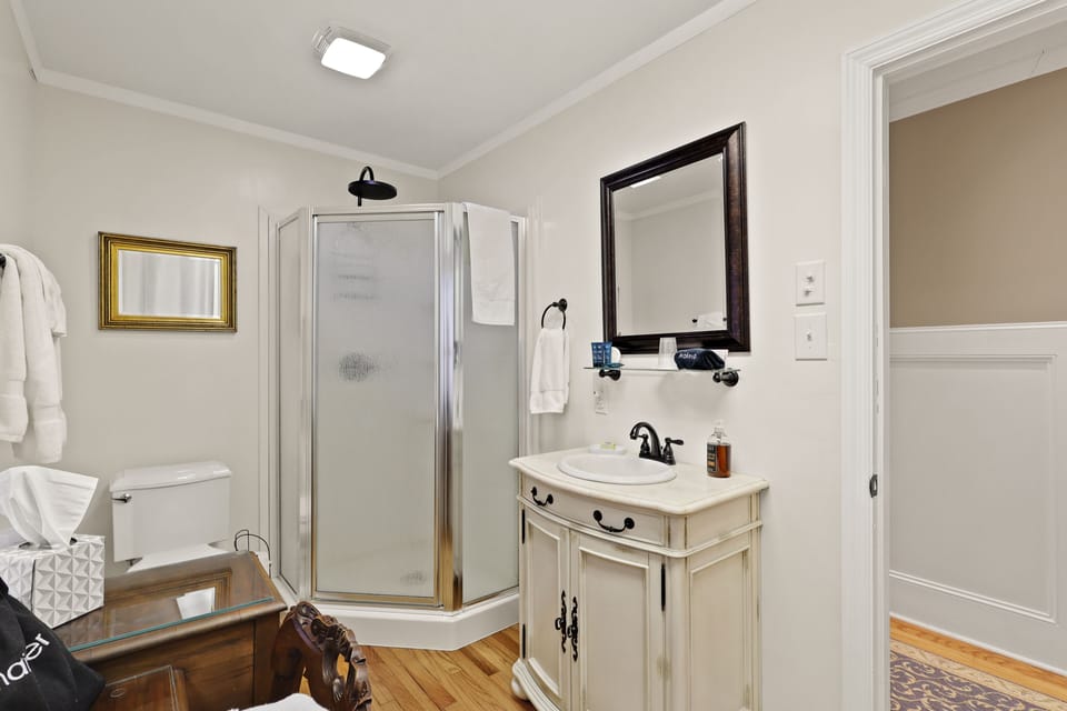 Exclusive Suite | Bathroom | Designer toiletries, hair dryer, towels, soap