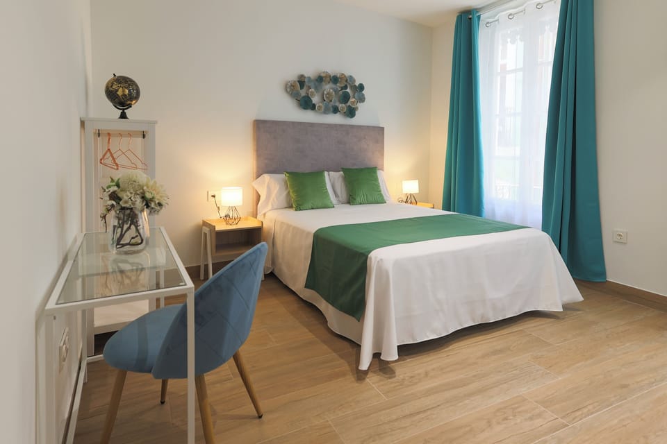 Superior Double Room, Private Bathroom, City View | 1 bedroom, blackout drapes, iron/ironing board, free WiFi