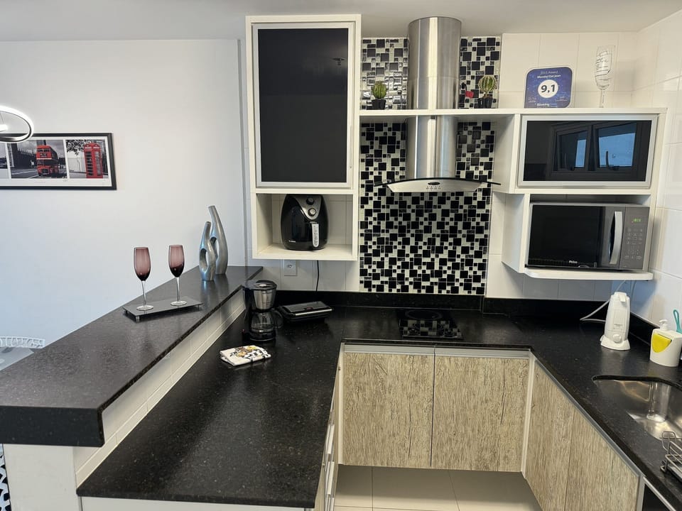 Basic Apartment | Private kitchen | Microwave, coffee/tea maker, toaster, blender
