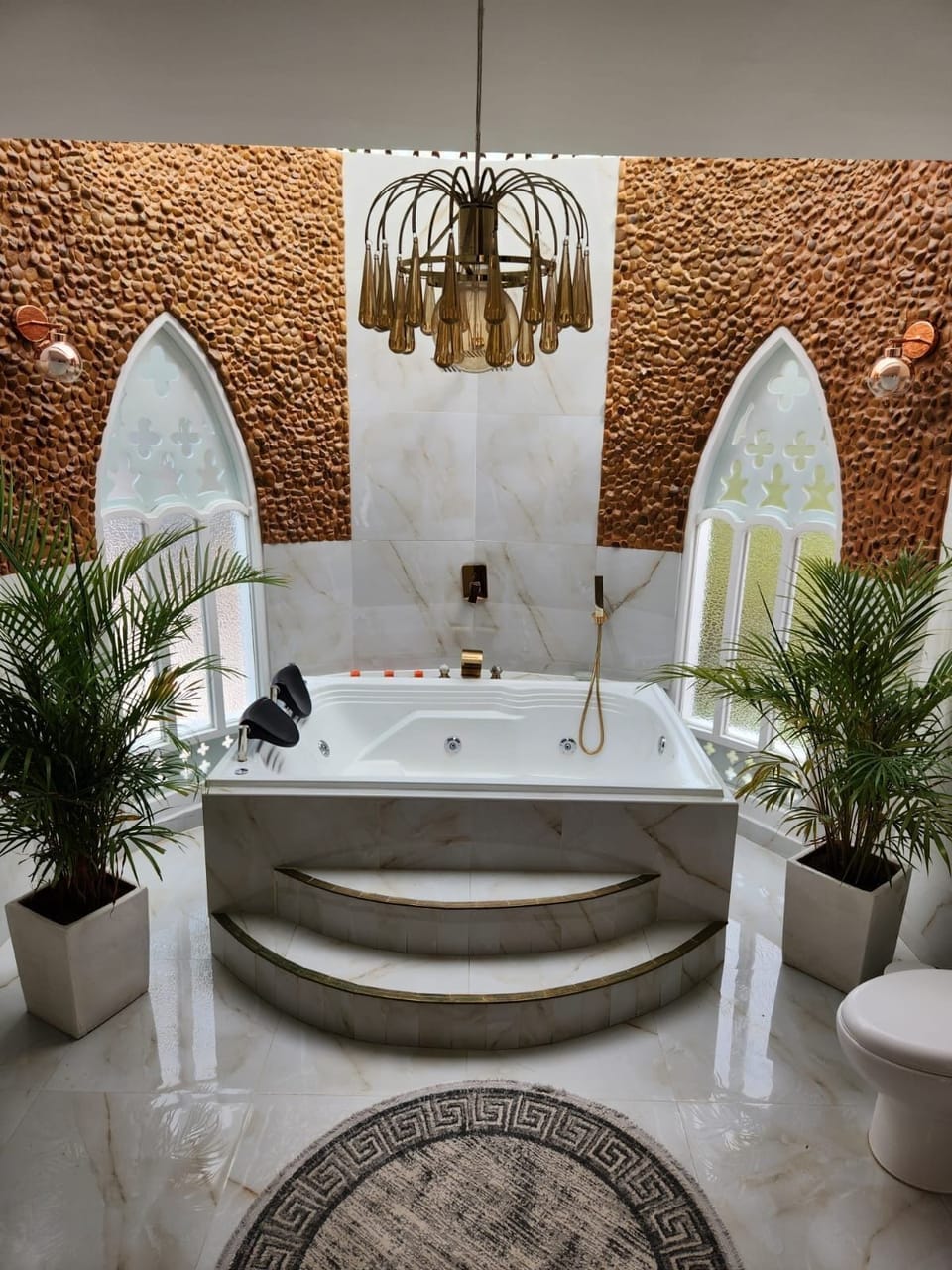 Family Room | Bathroom | Eco-friendly toiletries, bathrobes, towels