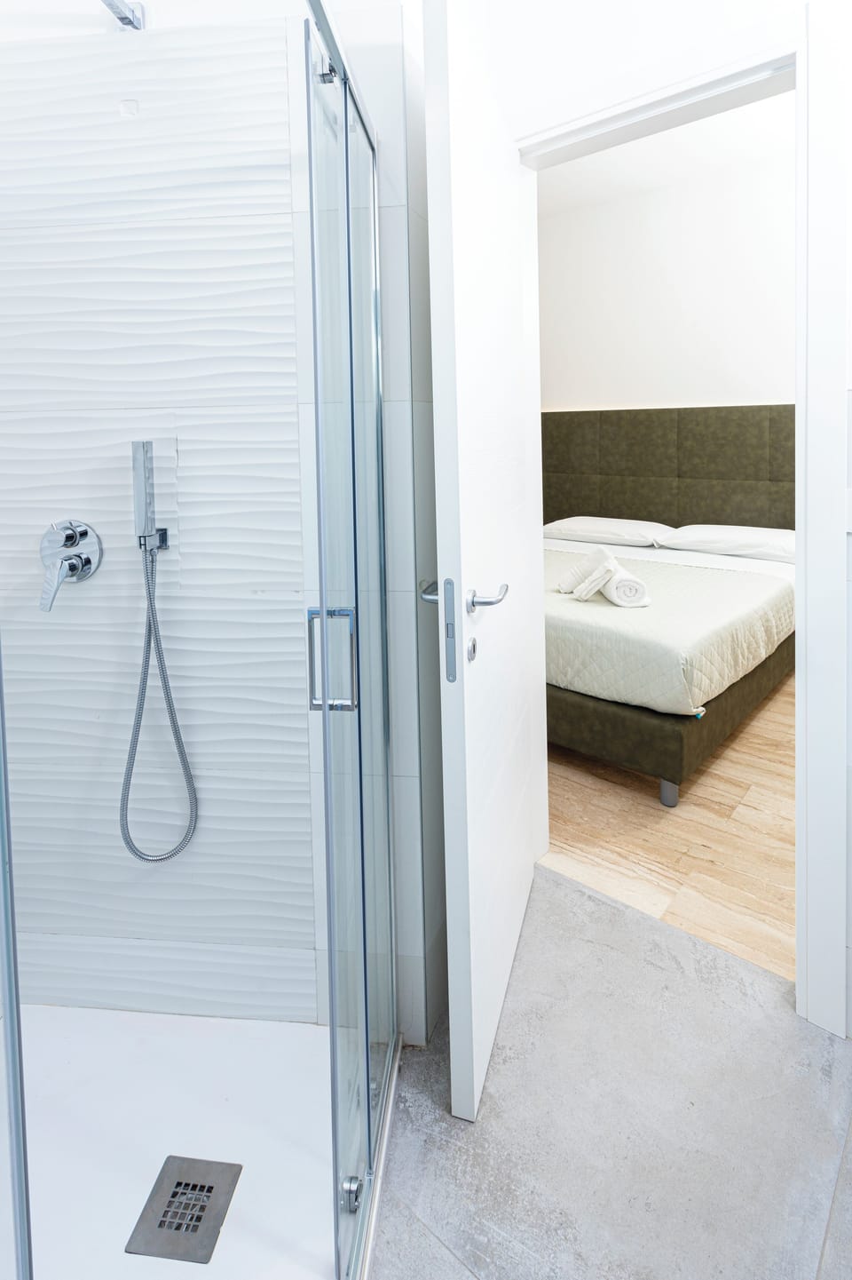 Economy Room | Bathroom | Shower, rainfall showerhead, hair dryer, bidet