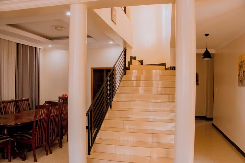 Business Room | Living area | Fireplace, heated floors