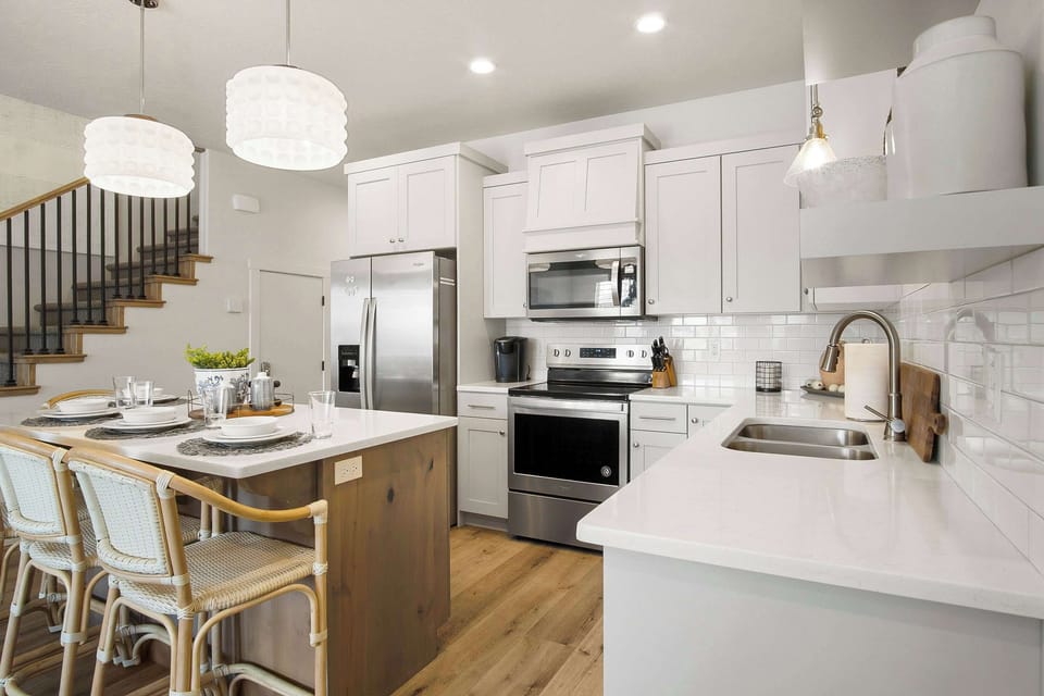 Townhome, Multiple Beds, Patio, Mountain View (Hygge House) | Private kitchen | Fridge, microwave, oven, stovetop