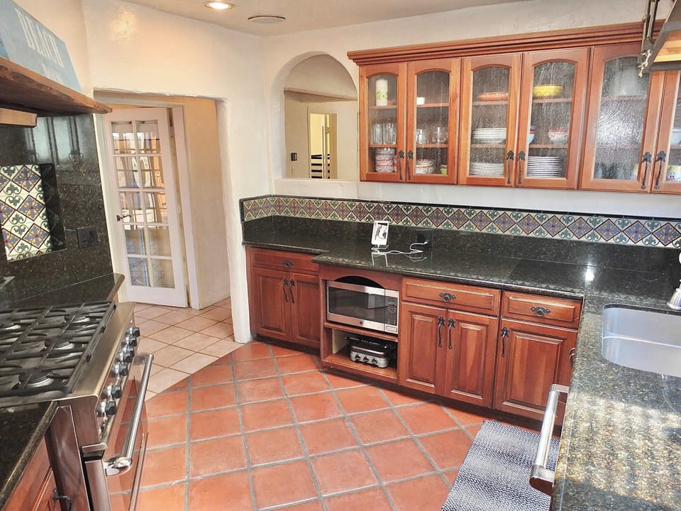 House, Multiple Beds, Patio, Garden View (La Brisa) | Private kitchen | Fridge, microwave, oven, stovetop