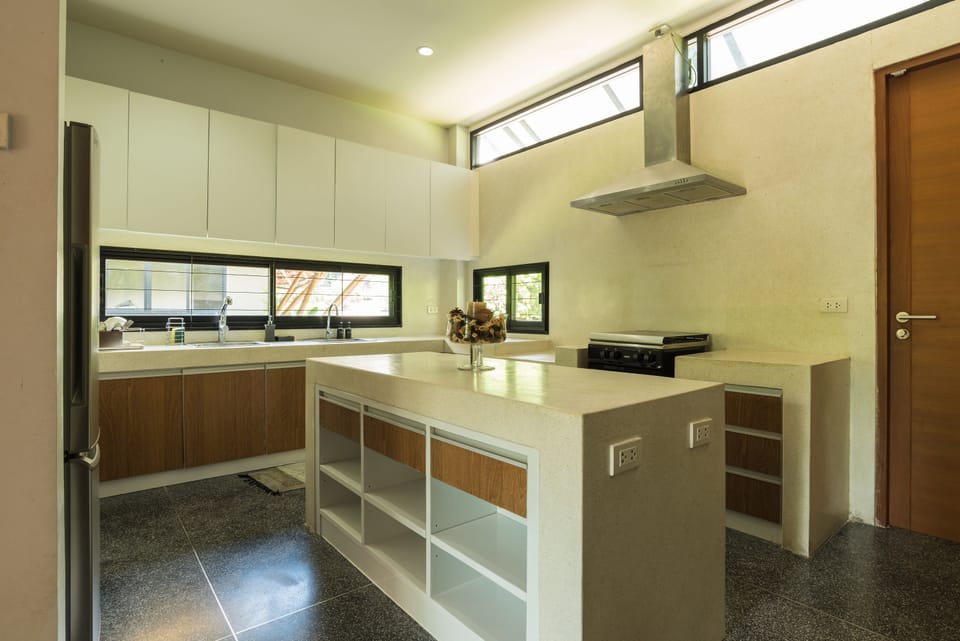 Cool Villa Jacuzzi Out Door | Private kitchenette | Mini-fridge, electric kettle