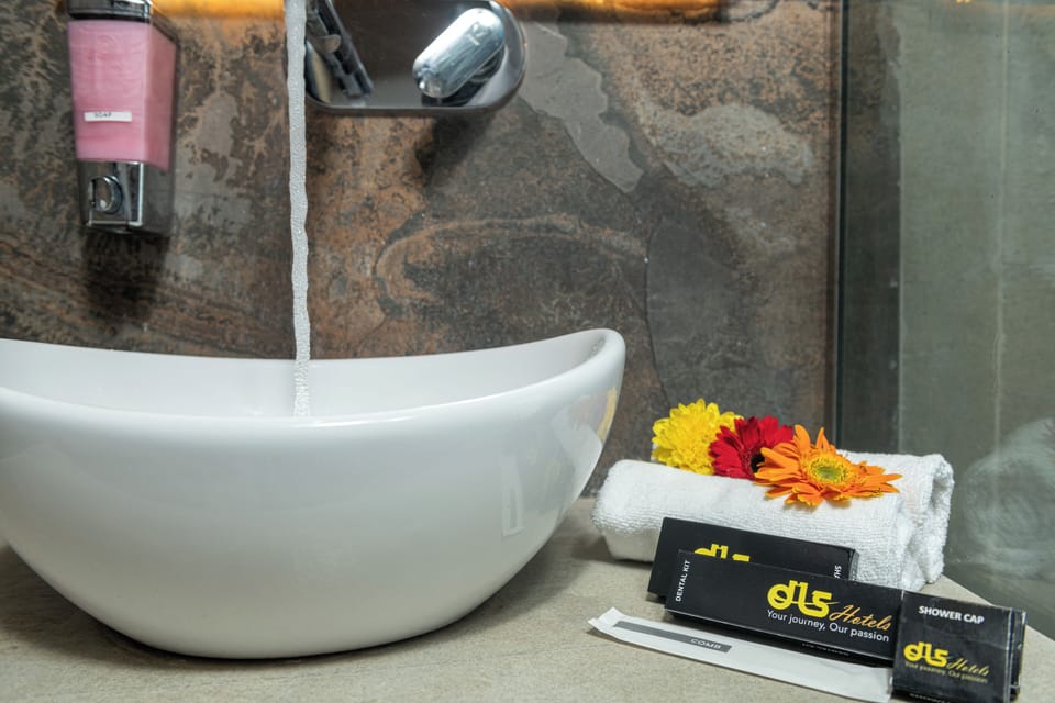 Premium Room | Bathroom | Free toiletries, slippers