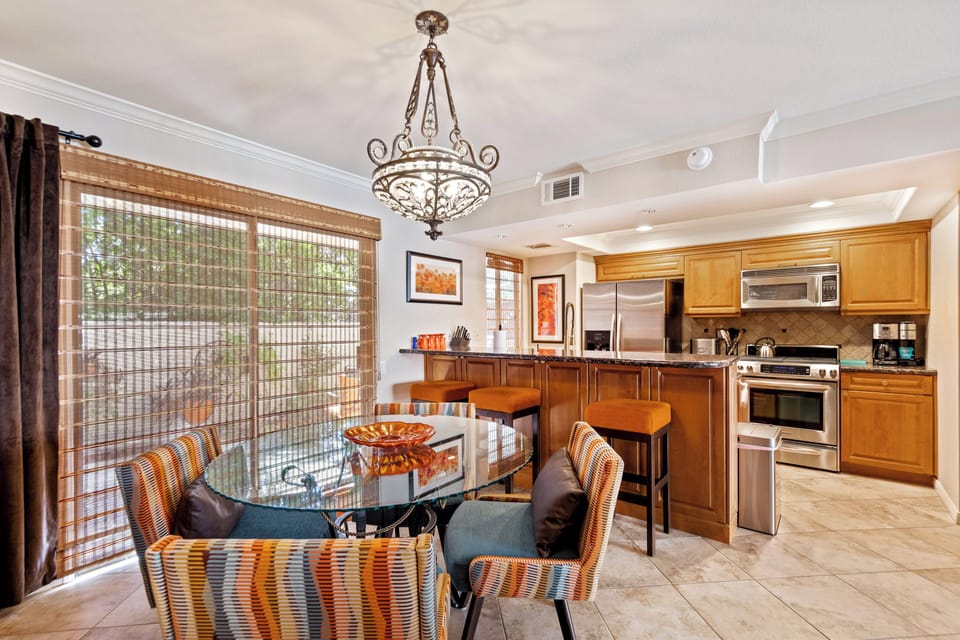 Townhome, Multiple Beds, Patio, Garden View (Sunkist at 411) | Dining