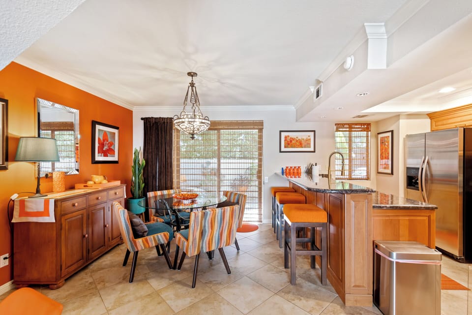 Townhome, Multiple Beds, Patio, Garden View (Sunkist at 411) | Private kitchen | Fridge, microwave, oven, stovetop