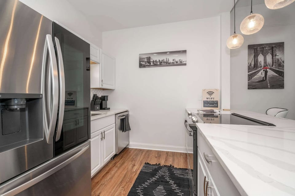 Condo, 2 Queen Beds, Balcony, City View (The Heart of Madison 3 ) | Private kitchen | Fridge, microwave, oven, stovetop