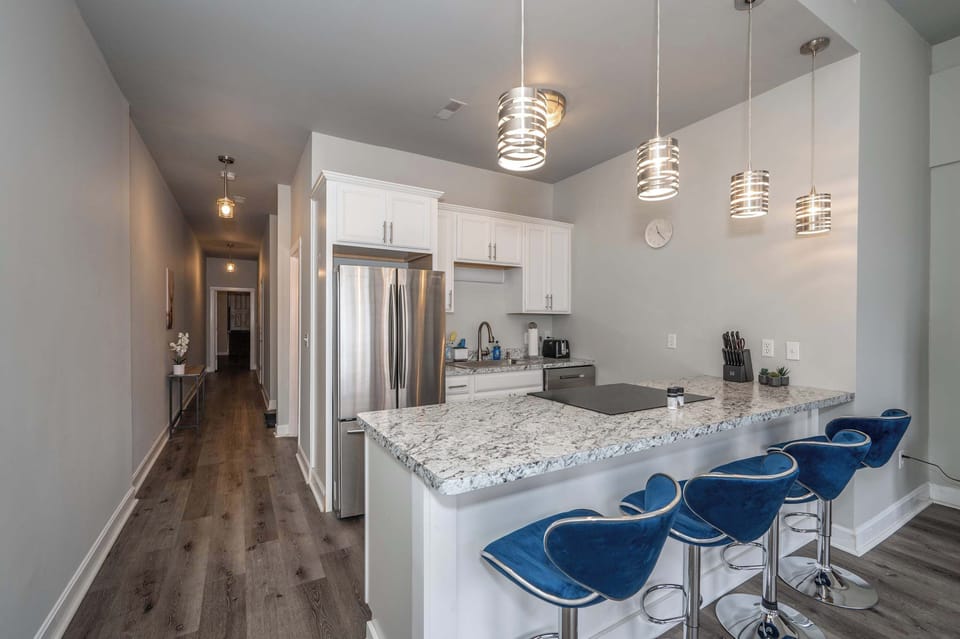 Condo, 2 Queen Beds, Kitchen | Private kitchen | Fridge, microwave, oven, stovetop