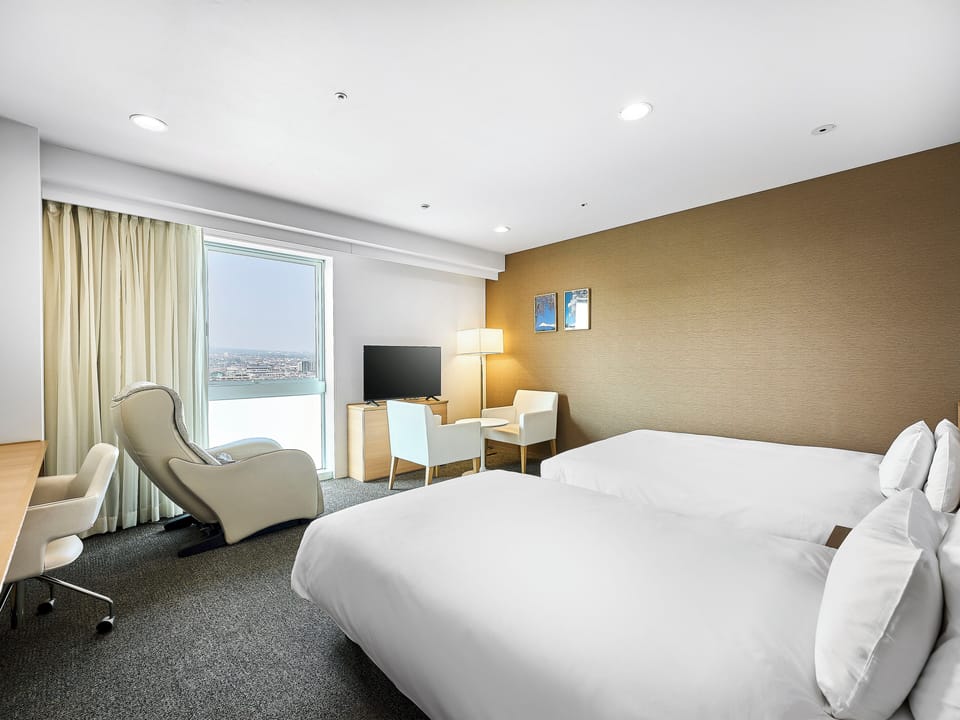 Down comforters, desk, soundproofing, free WiFi