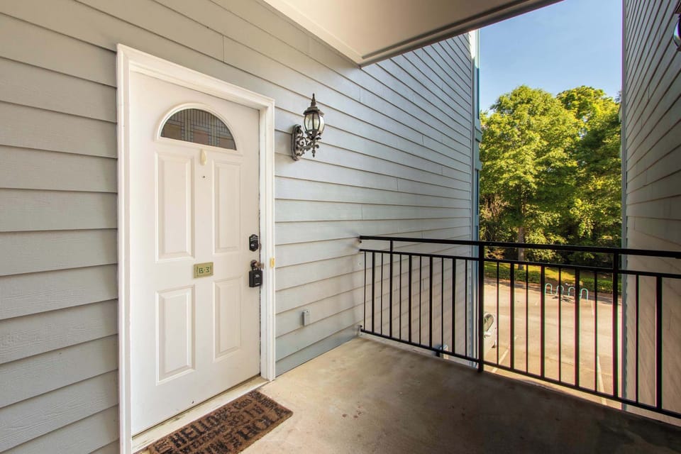 Condo, 2 Queen Beds, Balcony, Garden View (Low Country Dawg House) | Property grounds