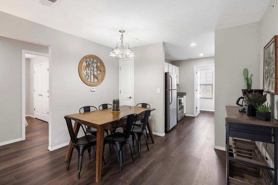 Condo, Multiple Beds, Kitchen (Urban Farmhouse) | Dining