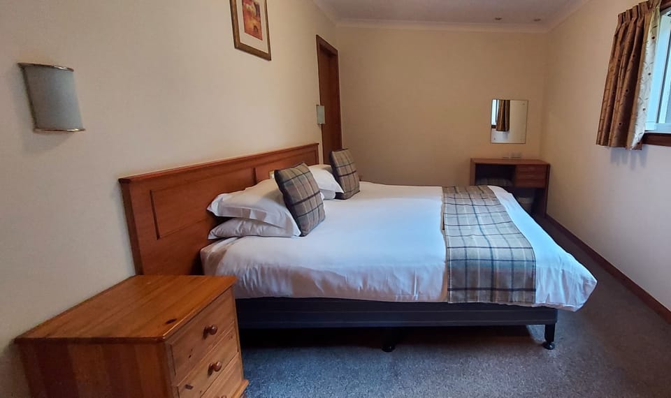 Red Squirrel Lodge 08 Loch Rannoch Highland Club Apartment in Scotland