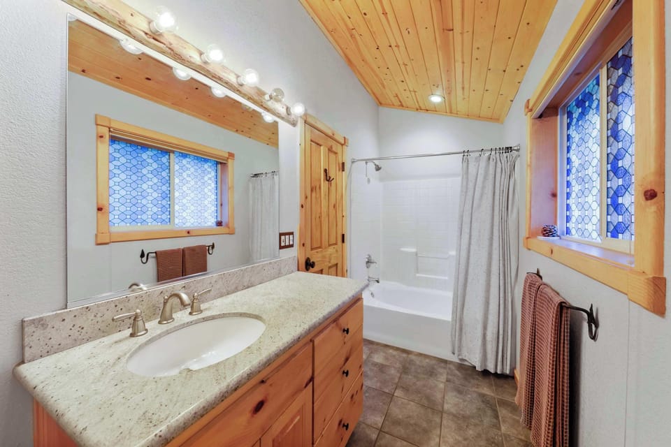 Alpine Gem Near Homewood Mountain! House in Lake Tahoe