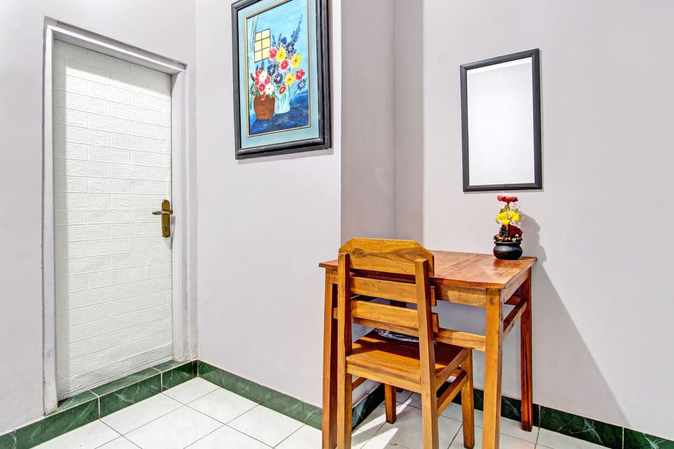 Economy Double Room | Desk, laptop workspace, blackout drapes, free WiFi