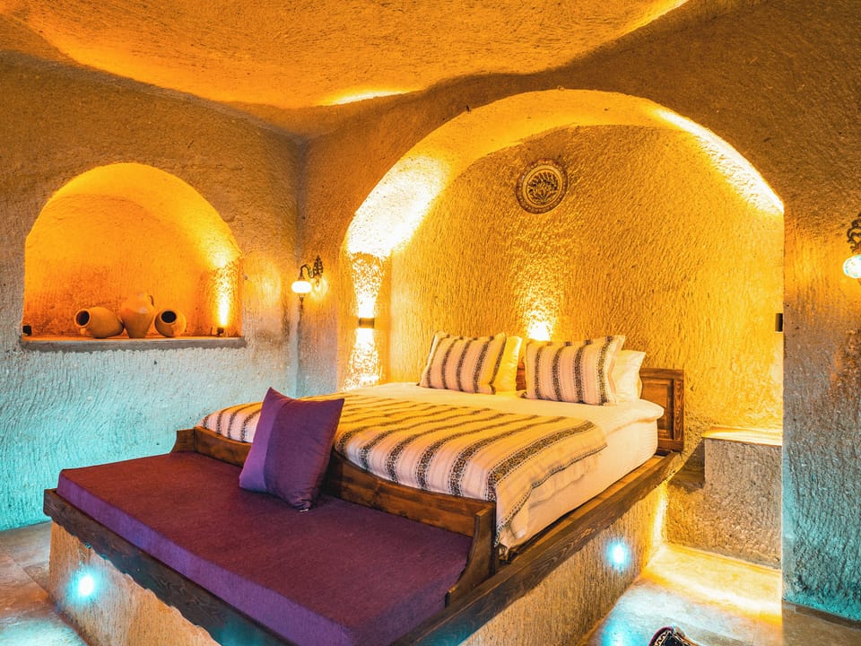 Erva Hammam Jacuzzi Cave Suite | Premium bedding, individually decorated, individually furnished