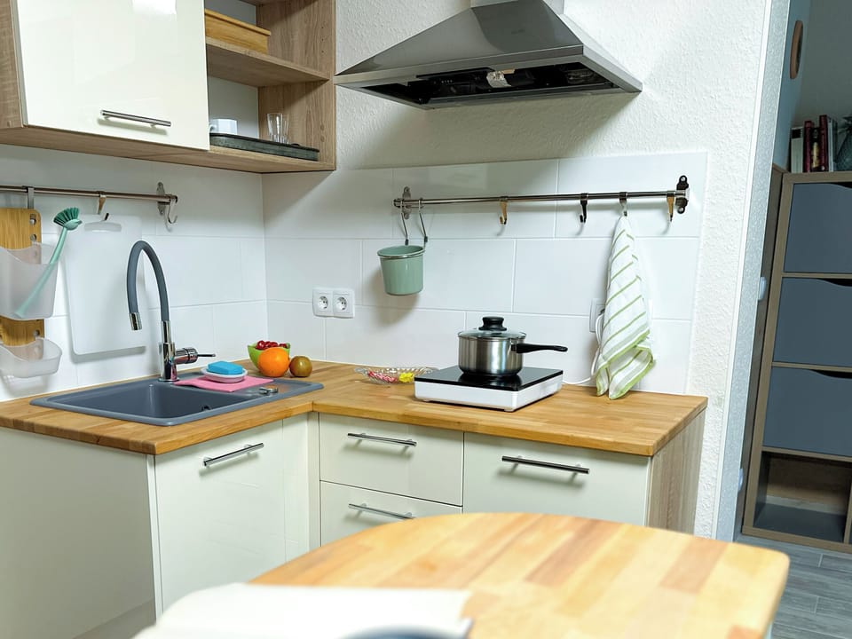 Basic Double Room | Private kitchen | Electric kettle