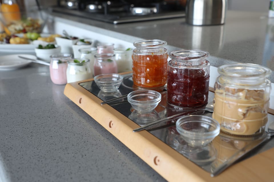 Free daily self-serve breakfast
