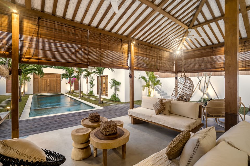 Deluxe Villa, 5 Bedrooms, Private Pool, Pool View | Living area | 32-inch Smart TV with digital channels