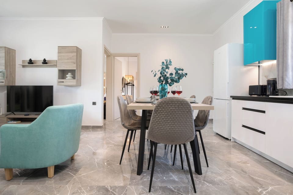 Luxury Villa | Private kitchen | Full-size fridge, microwave, oven, stovetop