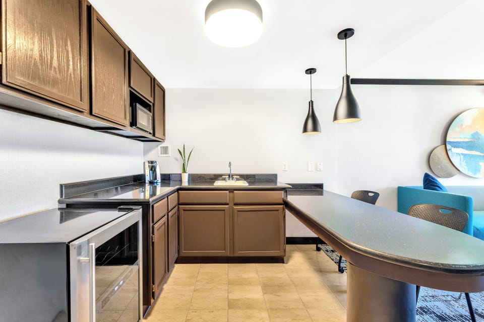 Egyptian cotton sheets, premium bedding, pillowtop beds, in-room safe