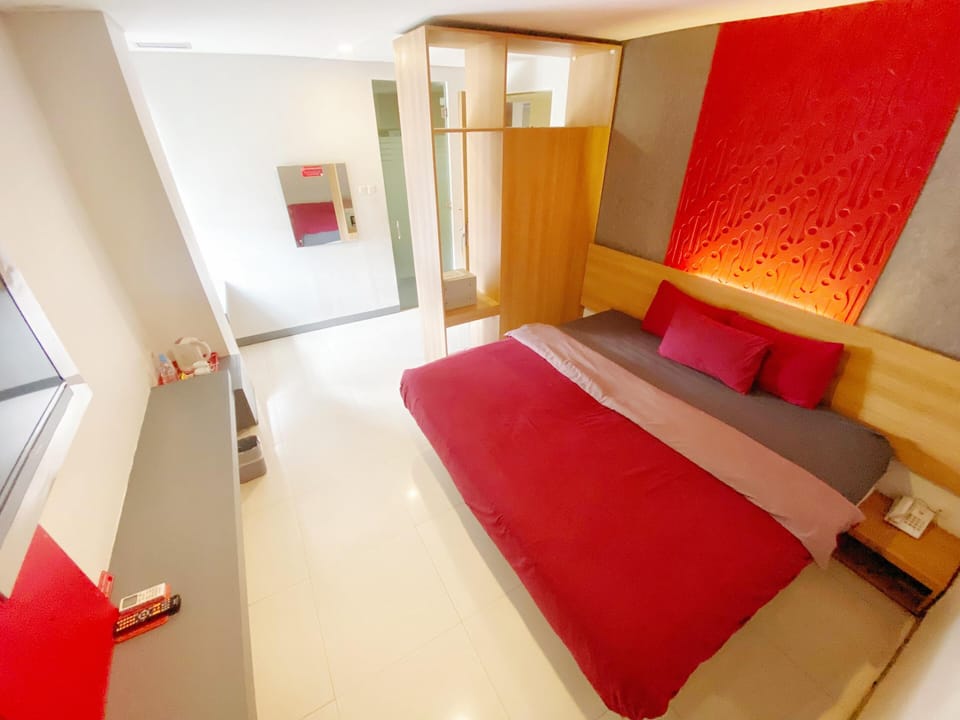 Deluxe Double or Twin Room | Desk, free WiFi, bed sheets