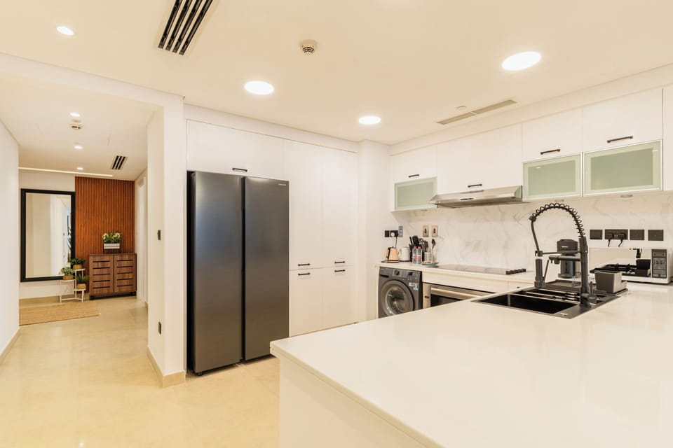 Luxury Apartment | Private kitchen | Fridge, microwave, oven, stovetop
