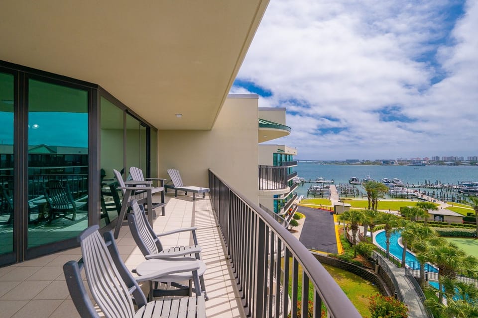 Condo, 3 Bedrooms | Property grounds
