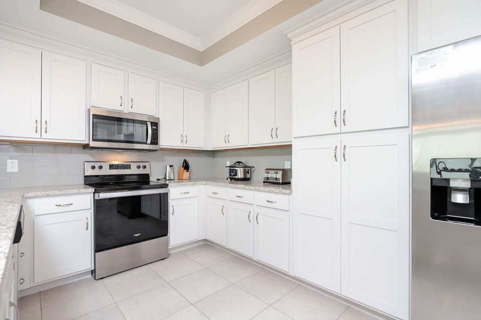 Condo, 3 Bedrooms | Private kitchen | Coffee/tea maker, fridge, oven