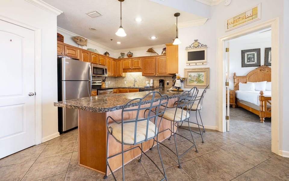 Condo, 3 Bedrooms | Private kitchen | Coffee/tea maker, fridge, oven