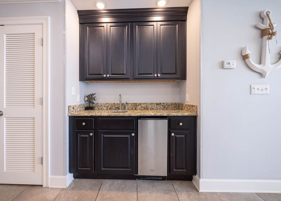 Condo, 3 Bedrooms | Interior